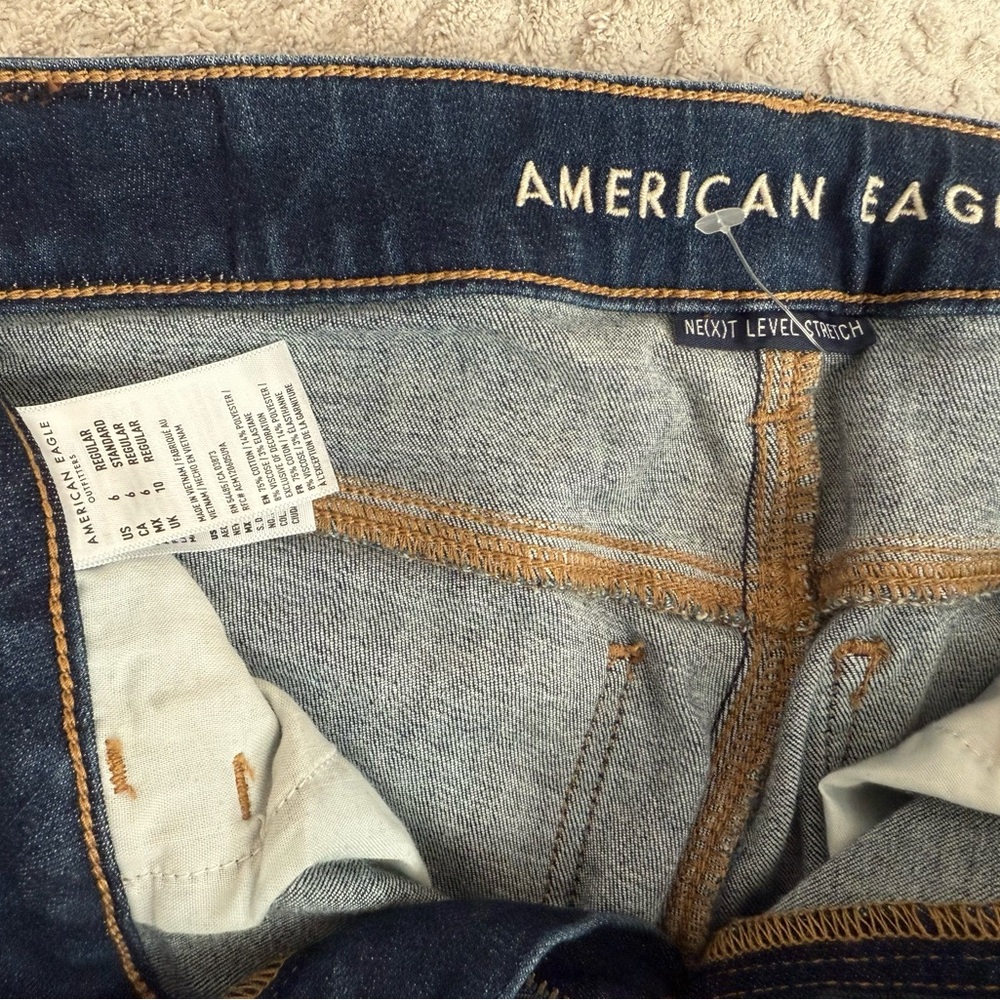 Women’s American Eagle jeans size 6 - Picture 2 of 2